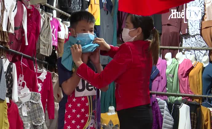 Phụ nữ Hương trà tiếp sức cho trẻ mồ côi