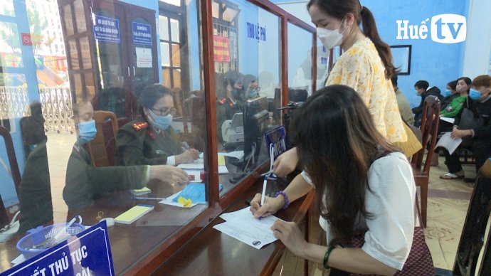 Áp lực cấp, đổi hộ chiếu phổ thông đầu năm