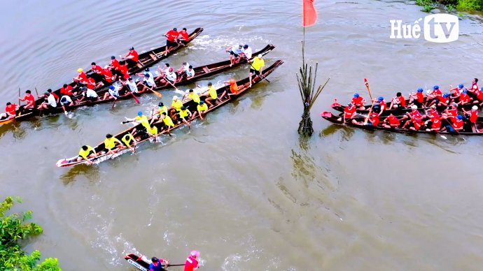 Lễ hội đua trải truyền thống trên sông Như Ý