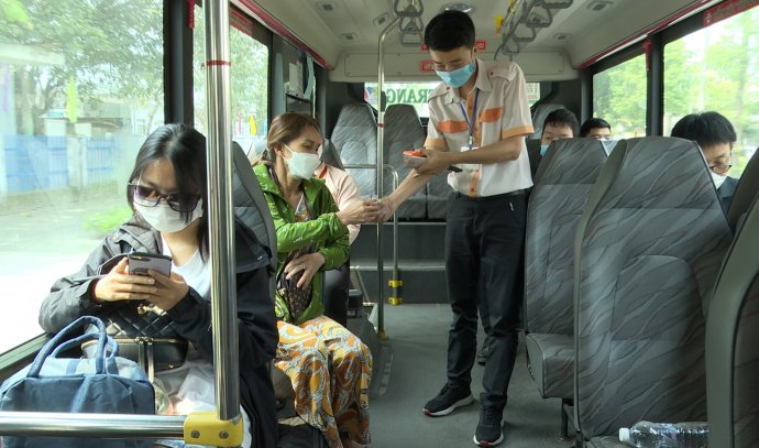 Đi xe buýt với vé điện tử