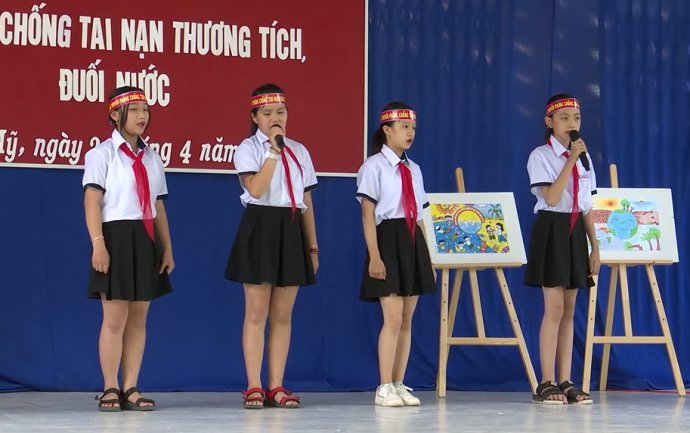 Giảm rủi ro từ thiên tai bằng nhóm học sinh hành động