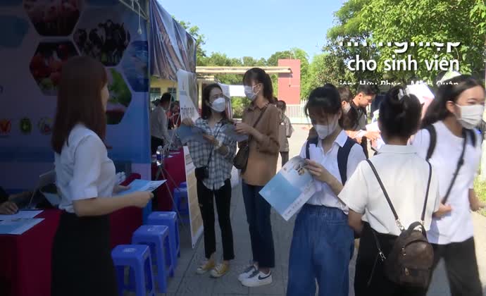 Kết nối doanh nghiệp, tạo việc làm sớm cho sinh viên