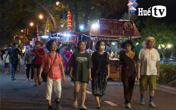 Bản tin kinh tế 16/7: Hiệu quả bước đầu của phố đêm Hoàng Thành