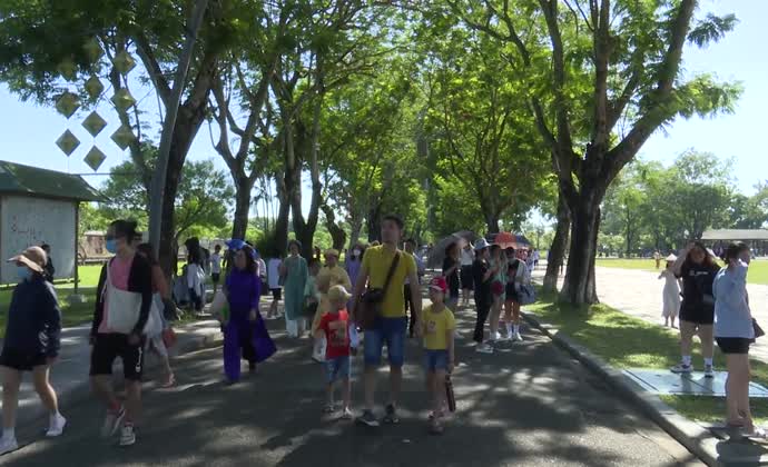 Huế thu hút khách dịp hè