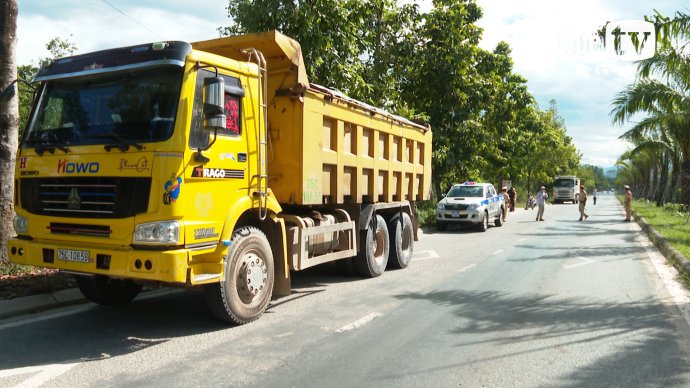 Nguy cơ mất an toàn giao thông đối với xe chở vật liệu xây dựng và xe tự chế