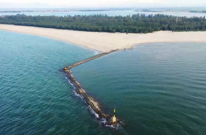 Thuan An rocky beach