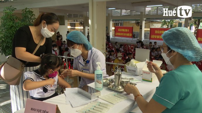 Tiêm chủng mùa tựu trường