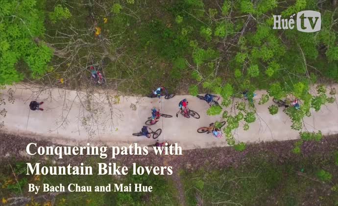 Conquering paths with Mountain Bike lovers