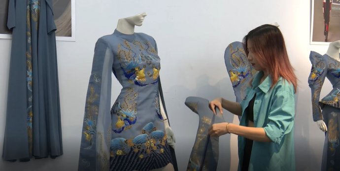 Đưa “sắc màu” truyền thống vào thời trang thiết kế