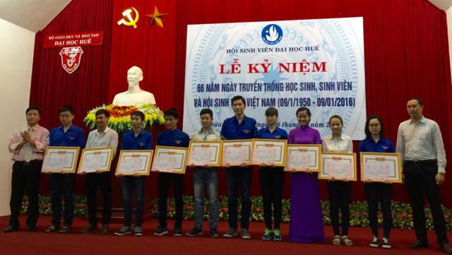13 tập thể, 70 cá nhân đạt danh hiệu “Sao tháng giêng” và “Sinh viên 5 tốt”