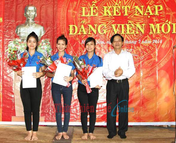 Đẩy mạnh phát triển Đảng trong sinh viên