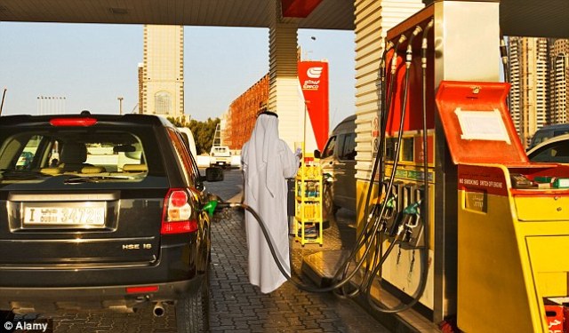 UAE Xăng rẻ hơn nước uống