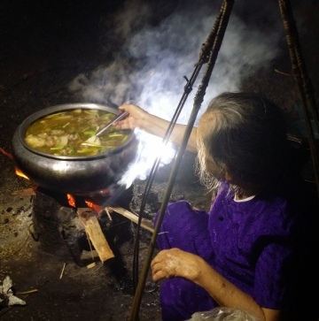 Tự hào tô bún bò Huế