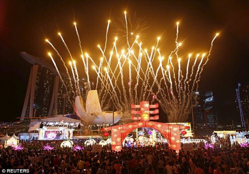 Không khí Tết Nguyên Đán rộn ràng khắp thế giới