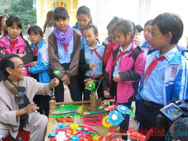 Không gian Tết Huế