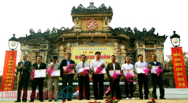 Hơn 50 000 lượt khách đến Hội vui Xuân 2016