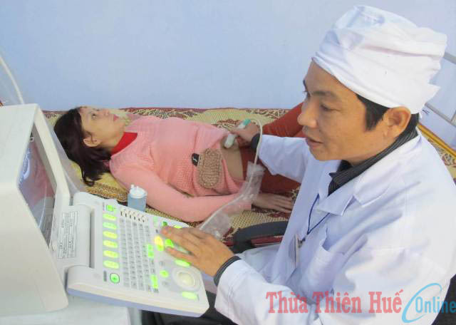 Bác sĩ gắn bó với vùng khó