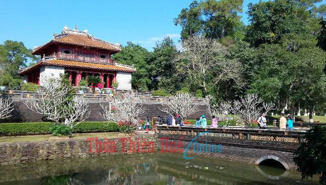 Ngày xuân nghe lúa reo trên lăng Minh Mạng