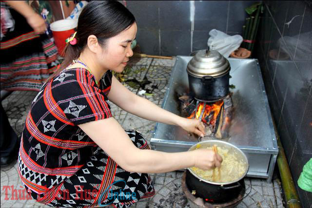 Lạ lẫm tà lục tà lạo