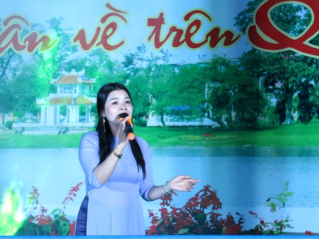 Lắng đọng nghe “Xuân về trên quê hương”