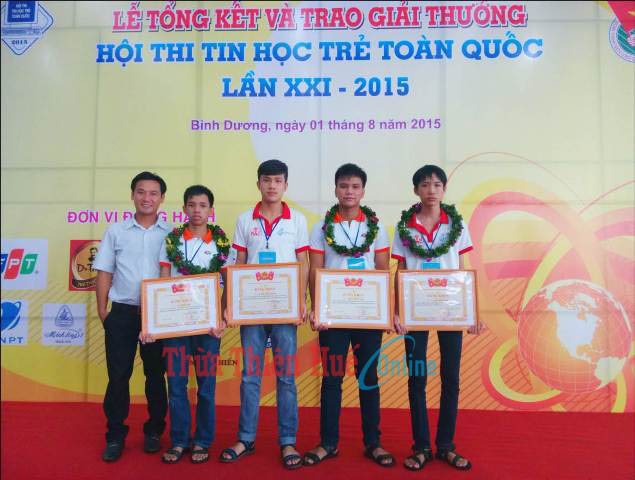 Găng tay thông minh cho người khiếm thị của cậu học sinh trường huyện