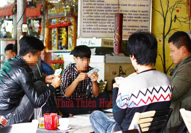 Trẻ ngồi đồng , già thể thao