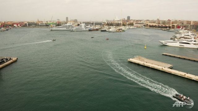 Tây Ban Nha tịch thu 20 000 đồng phục chiến đấu của phiến quân khủng bố