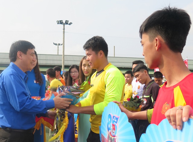 Khởi tranh giải bóng đá Thanh niên Thừa Thiên Huế lần I –2016