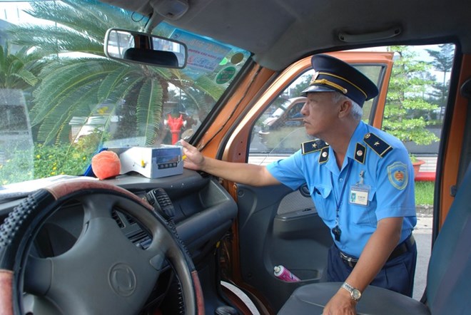 Vì sao cước taxi khó giảm