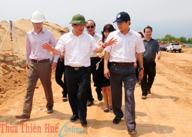 Chủ tịch UBND tỉnh kiểm tra tình hình thực hiện các DA tại KKT Chân Mây - Lăng Cô