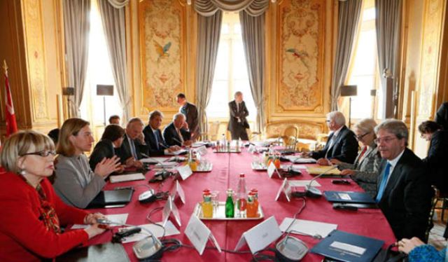 Ngoại trưởng Mỹ gặp các nhà ngoại giao hàng đầu châu Âu tại Paris