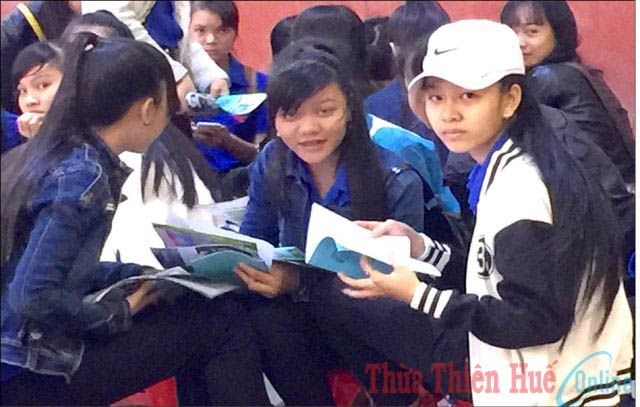 Gần 2 000 học sinh dự ngày hội tuyển sinh 2016