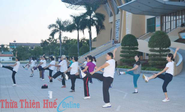 Không khó điều chỉnh chiếu sáng công cộng