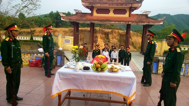 Nam Đông Truy điệu và cải táng mộ anh hùng liệt sĩ