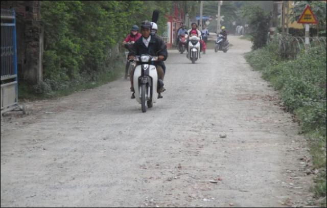 Đường qua Trường trung cấp Âu Lạc quá xấu