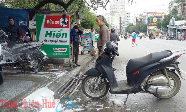 Sạch xe, bẩn phố