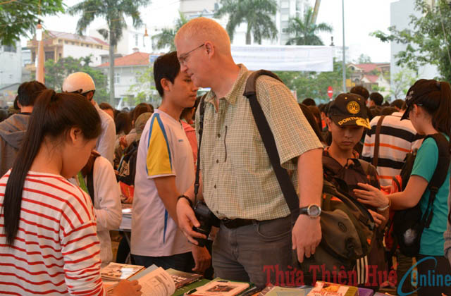 Khai mạc phiên chợ sách đầu tiên tại Huế