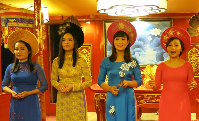 Ra mắt dịch vụ trên ngự thuyền cung đình