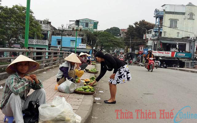 Chợ vẫn trên cầu