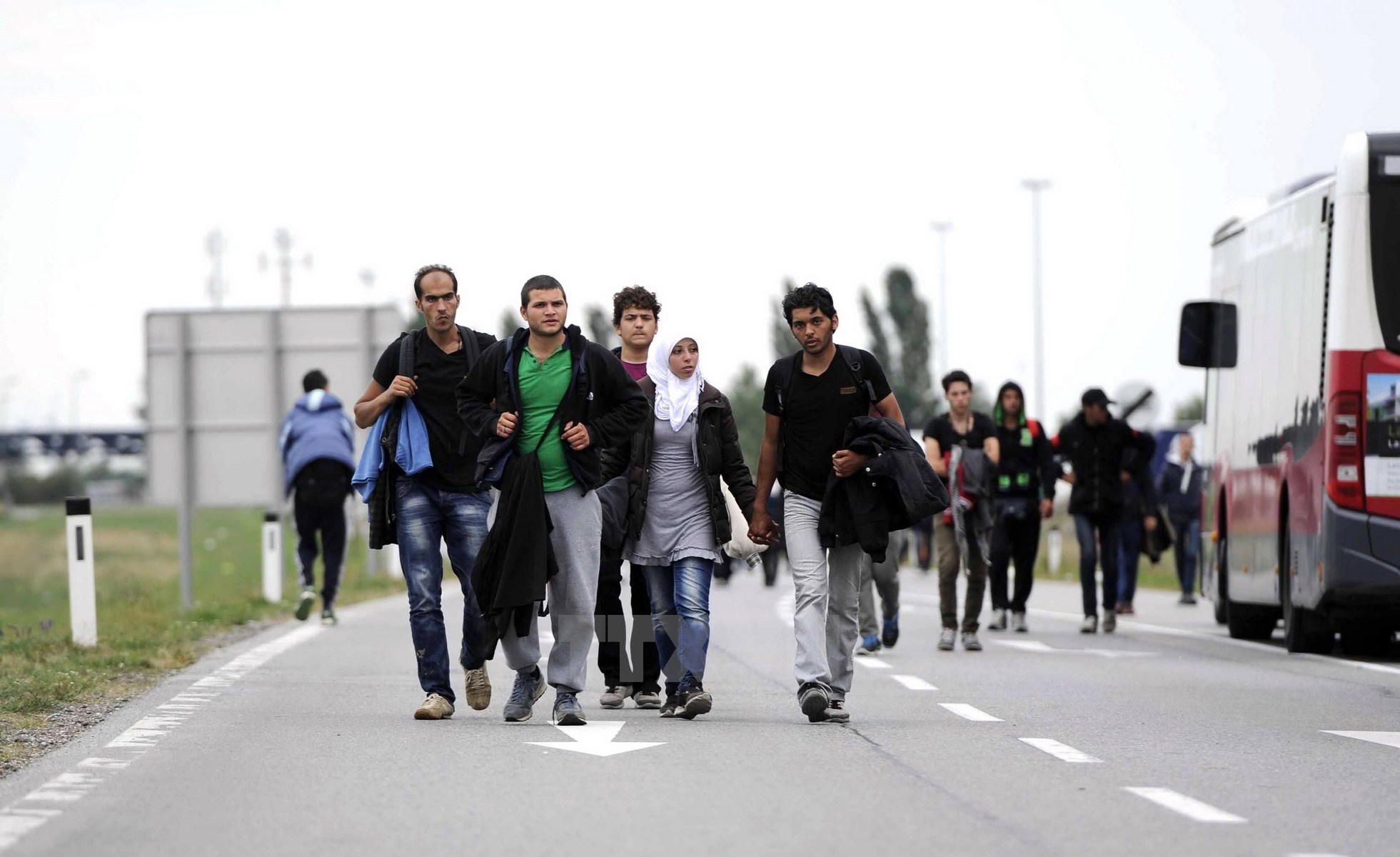 Đức sẽ ngừng kiểm soát biên giới với Áo nếu số người tị nạn thấp