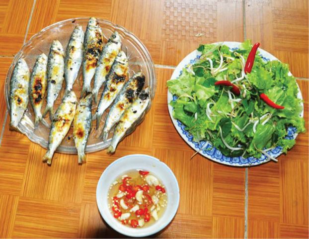 Về Phong Hải ăn cá trích nướng