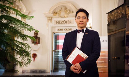 Phóng viên truyền hình thành quán quân opera quốc tế