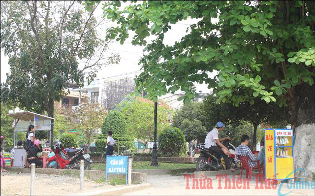 Công viên Trần Phú - Đoàn Hữu Trưng thành nơi buôn bán