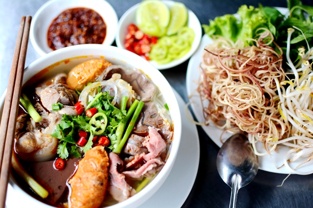 Bún bò giò heo Kim Đồng