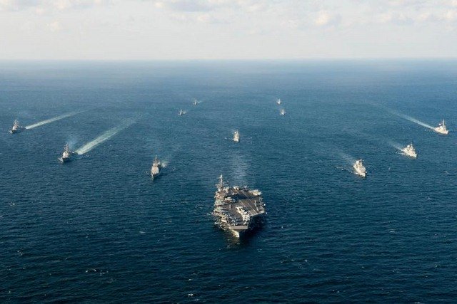 Biển Đông căng thẳng, tàu chiến Nhật rầm rộ đến Indonesia