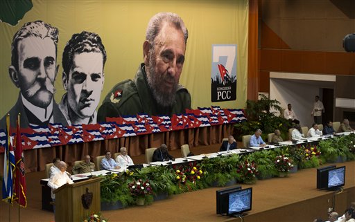 Chủ tịch Cuba kêu gọi cải cách chính trị sau Đại hội đảng