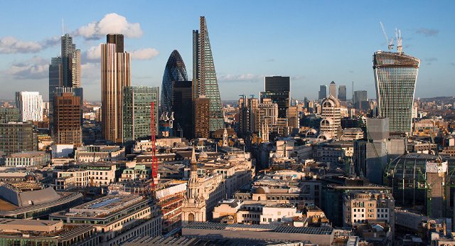 Mỗi hộ gia đình Anh sẽ mất 6 000 USD năm nếu Anh rút khỏi EU