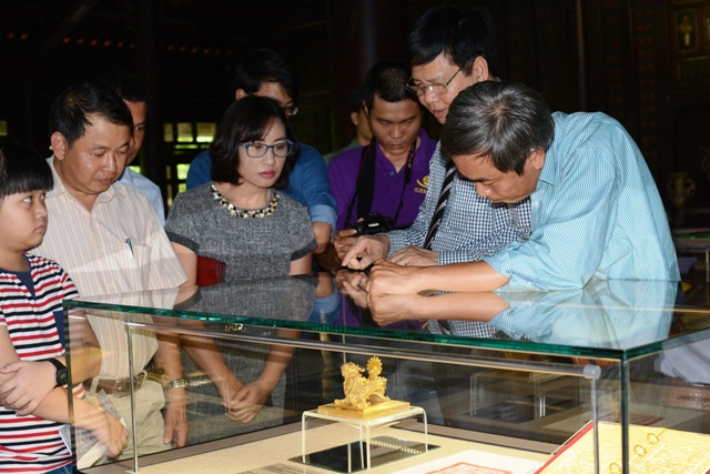 Tận ngắm kim ấn và kim sách thời Nguyễn