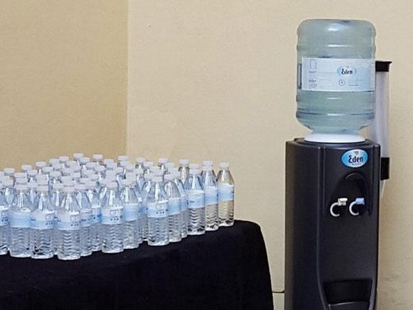 Tây Ban Nha 4 000 người ngộ độc do nước nhiễm chất thải