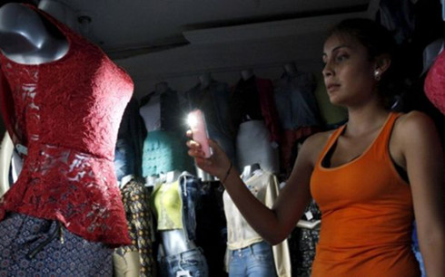 Venezuela ra sắc lệnh làm việc 2 ngày tuần để tiết kiệm điện